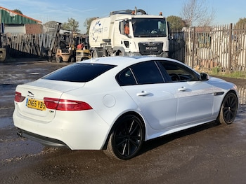 Used Jaguar XE 2015 for sale - 77639172: Photo