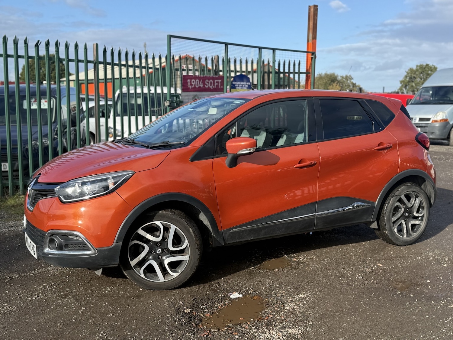 Used Renault Captur 2014 for sale - 77639207: Photo 2