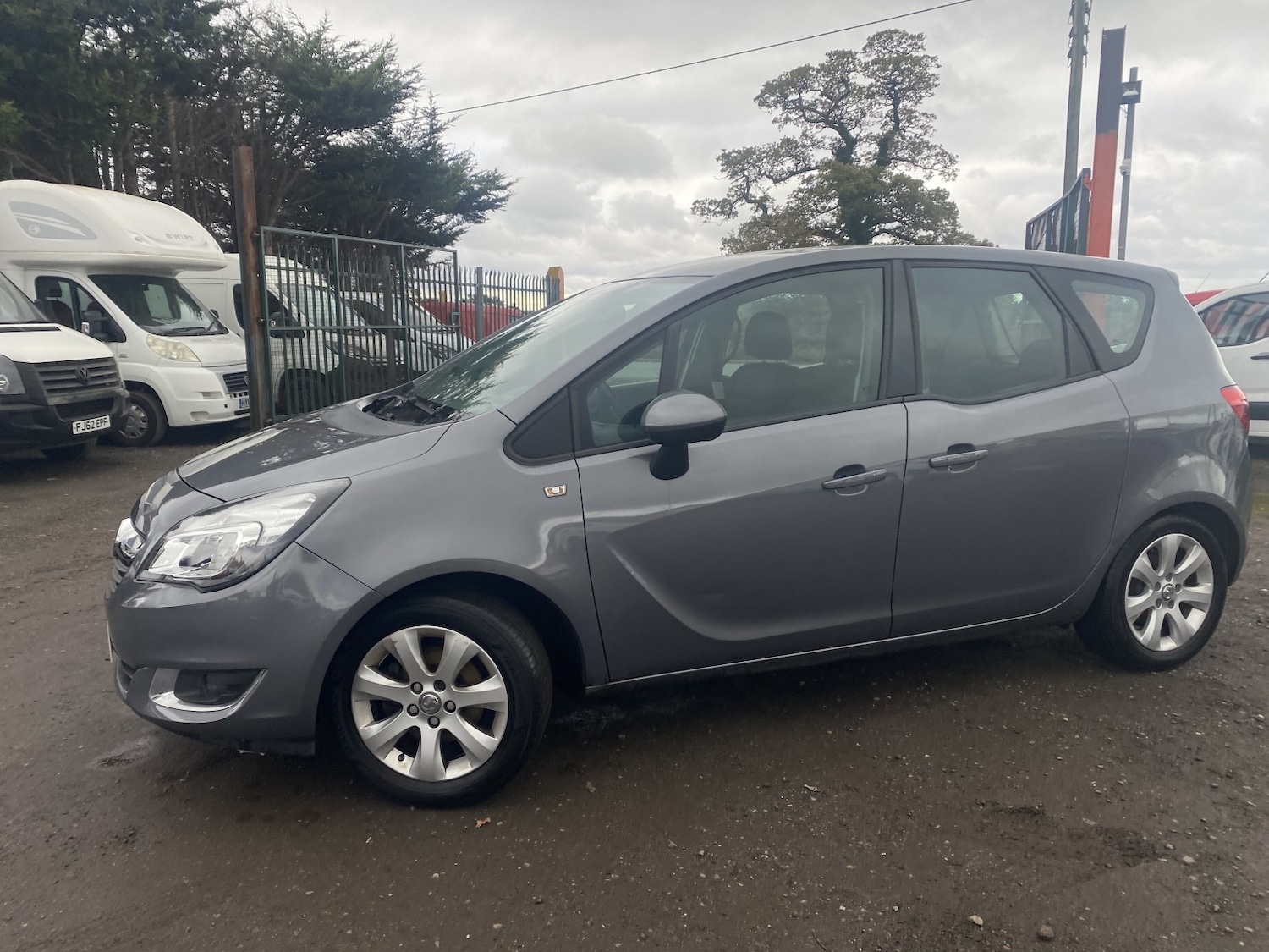 Used Vauxhall Meriva 2016 for sale - 77639222: Photo 2