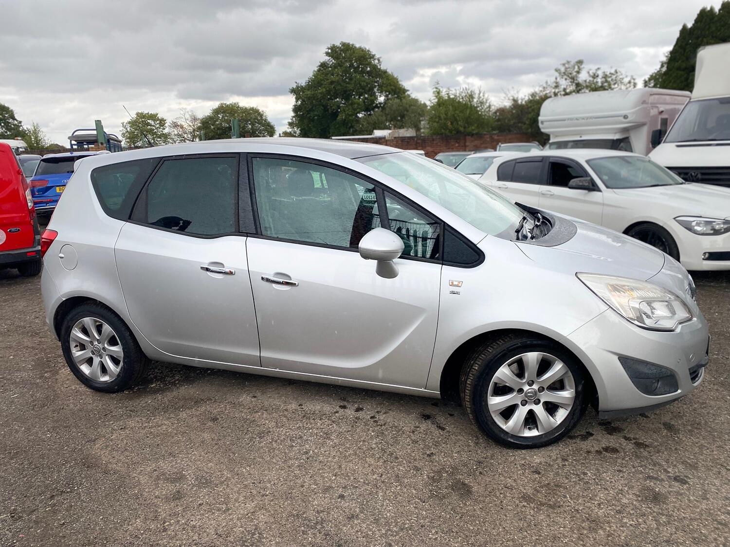 Used Vauxhall Meriva 2010 for sale - 77639157: Photo 2