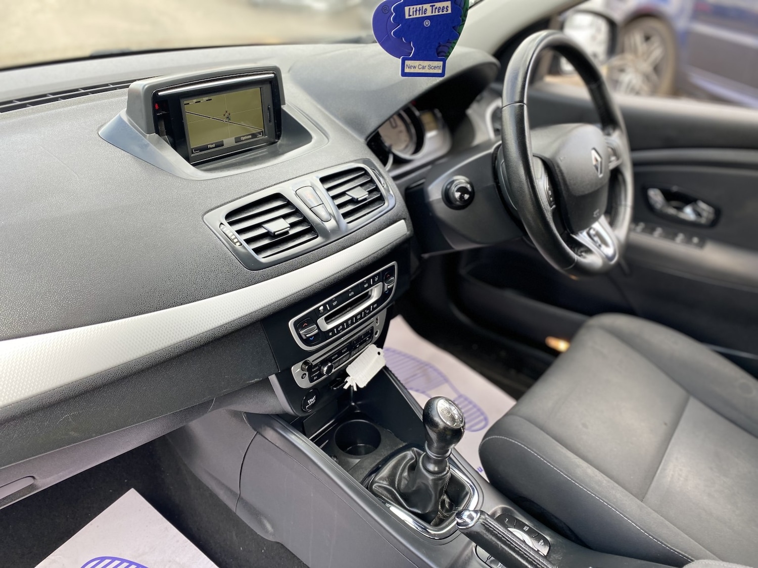 Used Renault Megane 2014 for sale - 77639185: Photo 11