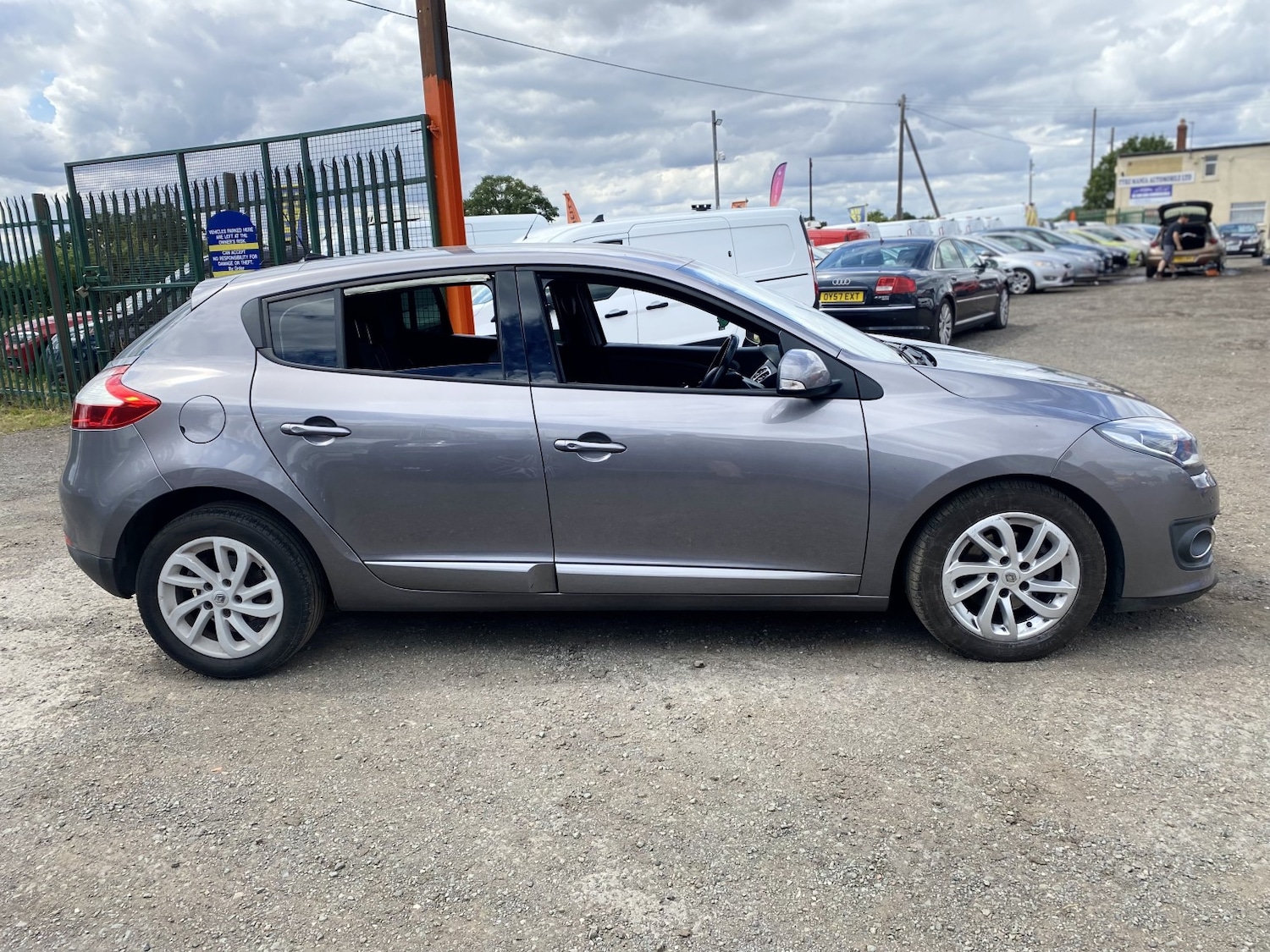 Used Renault Megane 2014 for sale - 77639185: Photo 3