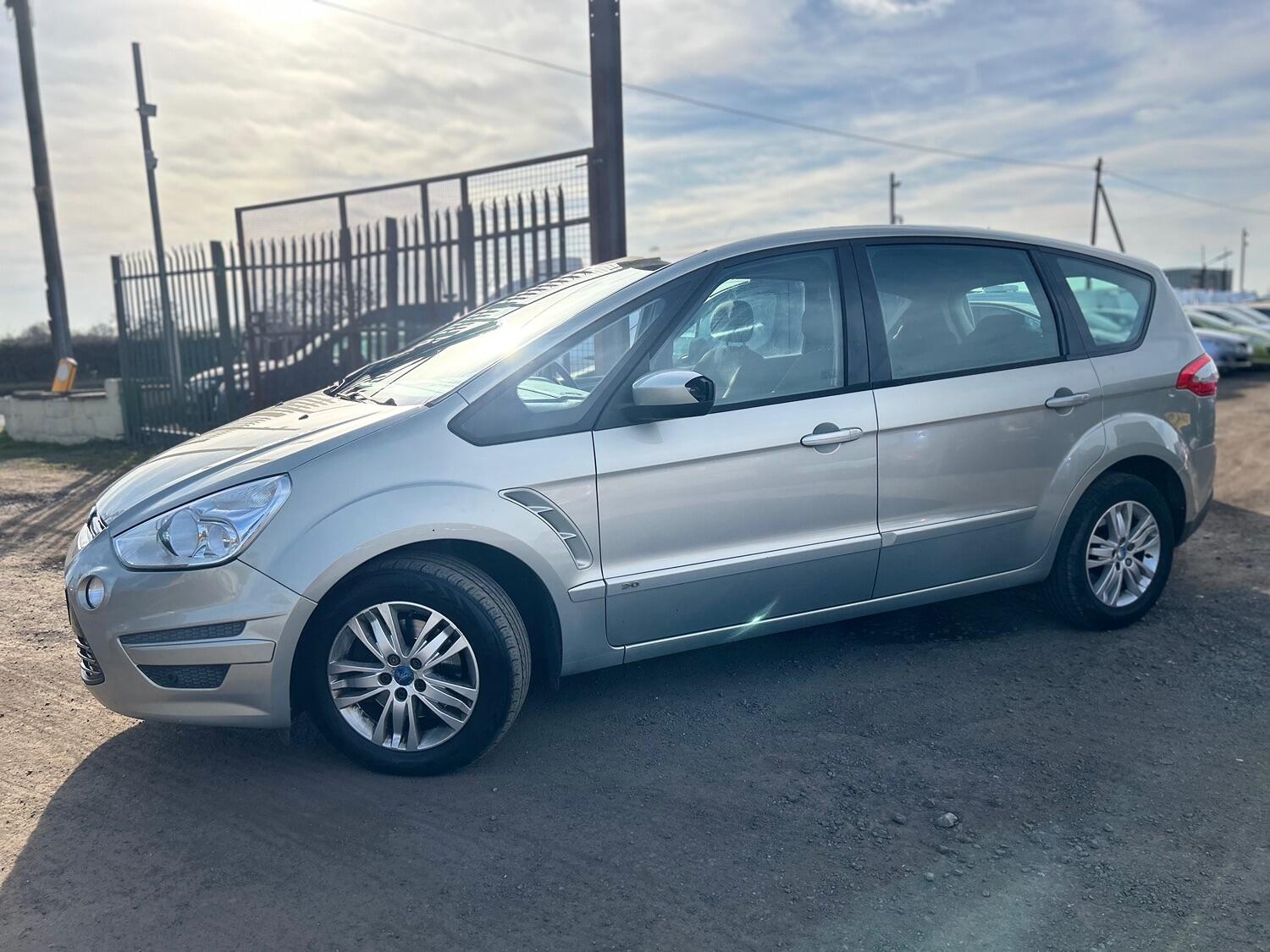 Used Ford S-Max 2010 for sale - 76793486: Photo 2