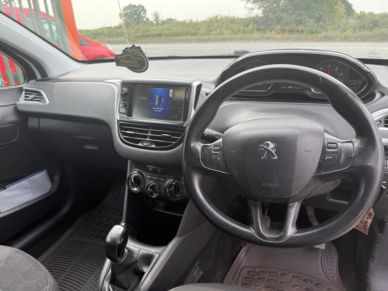 Used Peugeot 208 2012 for sale - 77639168: Photo 10