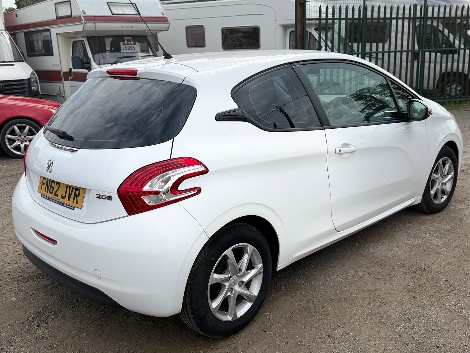 Used Peugeot 208 2012 for sale - 77639168: Photo 4