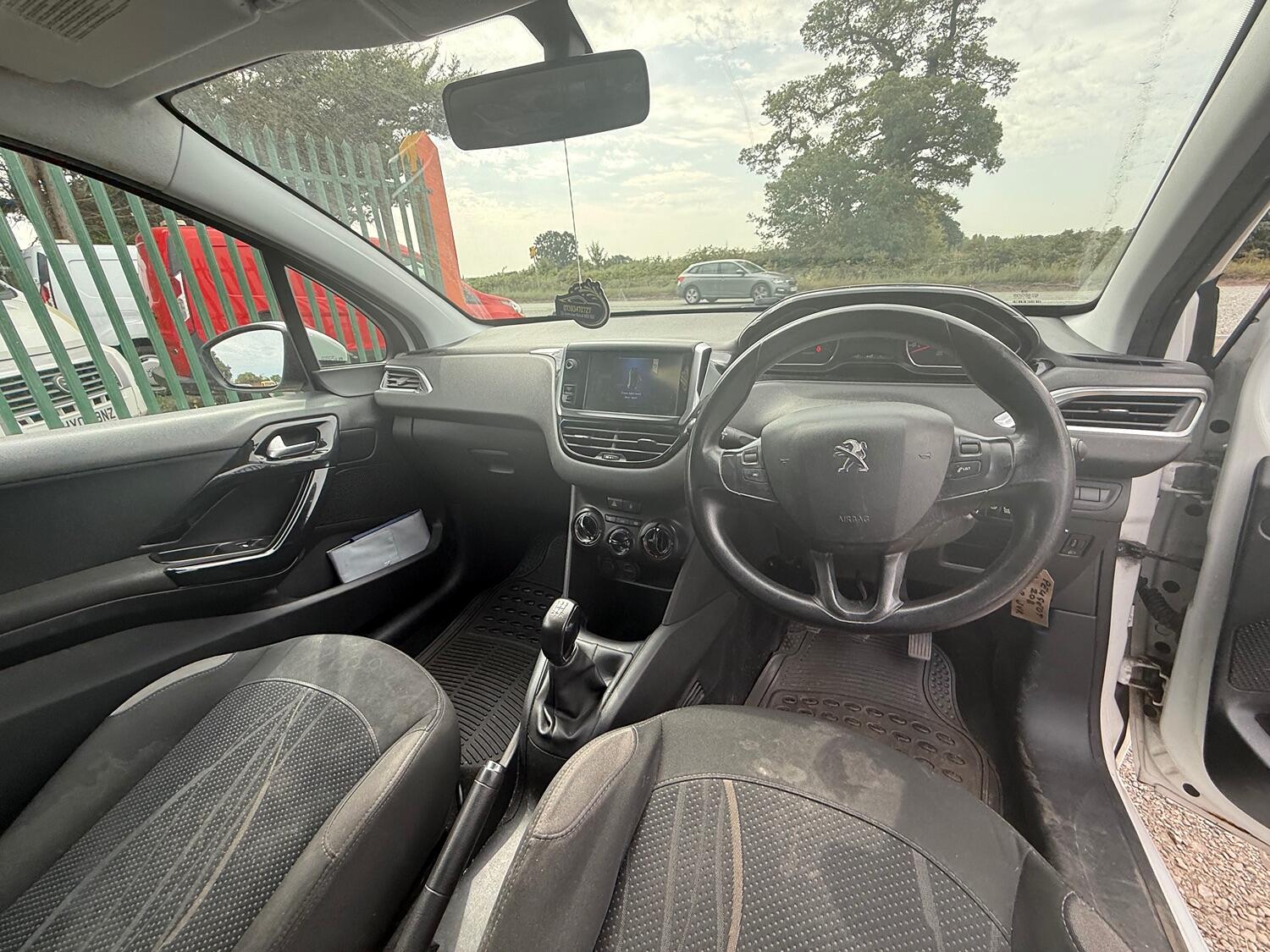 Used Peugeot 208 2012 for sale - 77639168: Photo 9