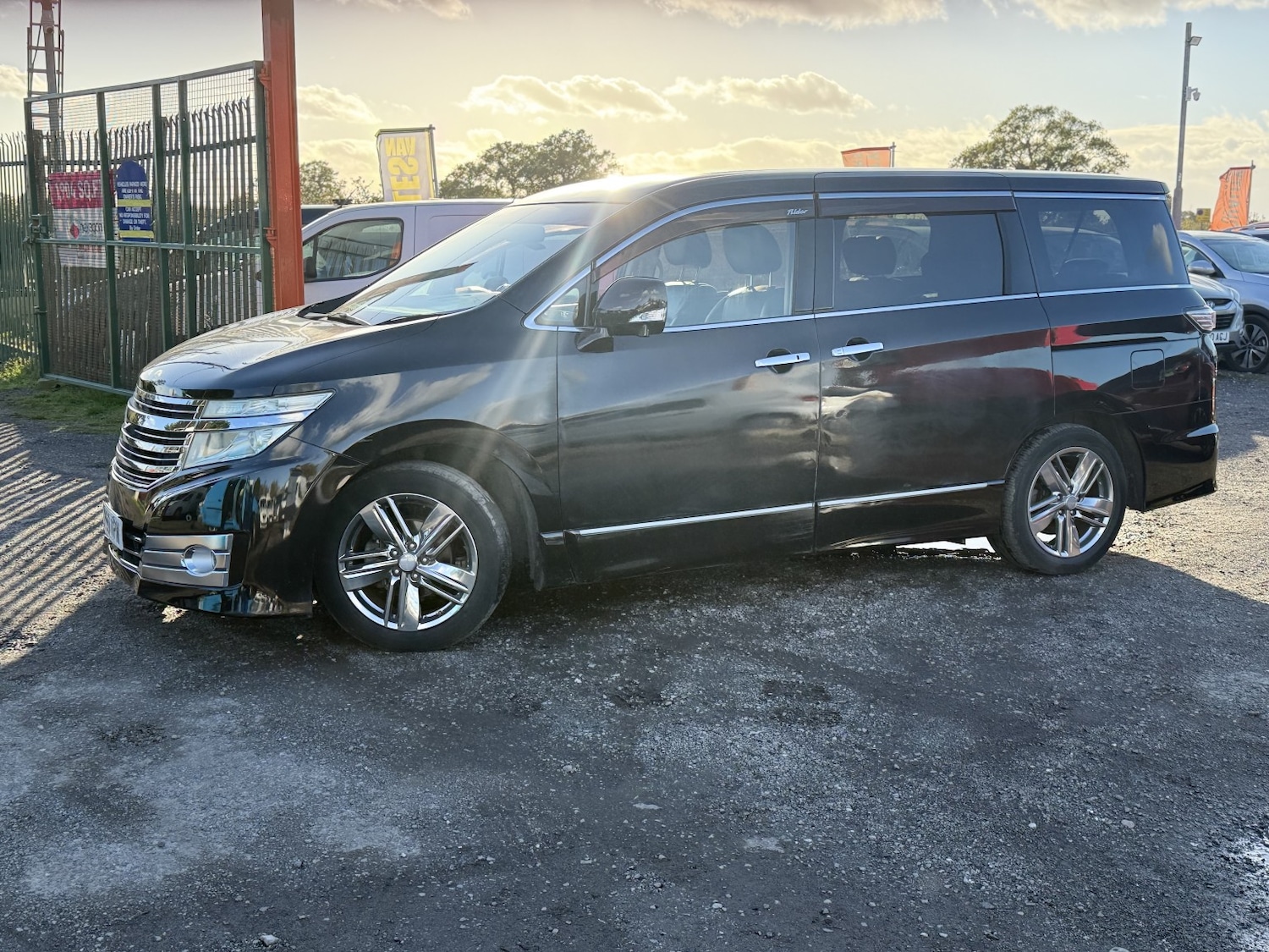 Used Nissan Elgrand 2024 for sale - 77639198: Photo 2