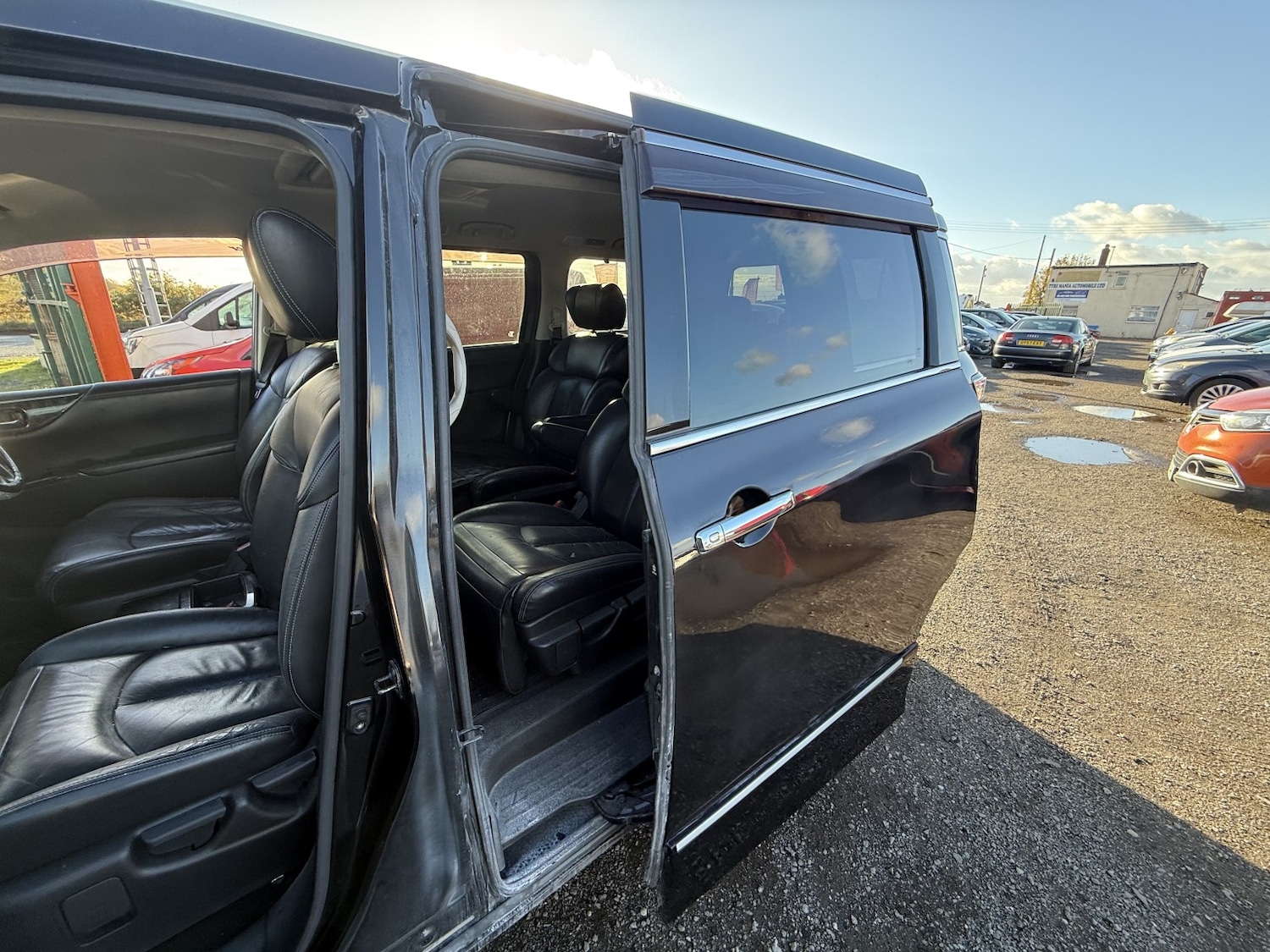 Used Nissan Elgrand 2024 for sale - 77639198: Photo 9