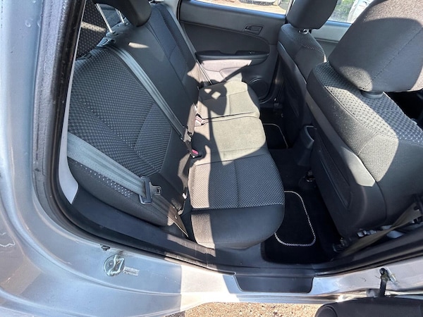 Used Hyundai i30 2010 for sale - 74133150: Photo 14