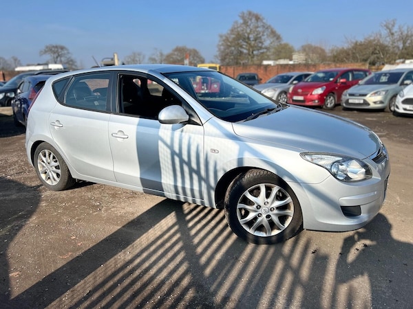Used Hyundai i30 2010 for sale - 74133150: Photo 1