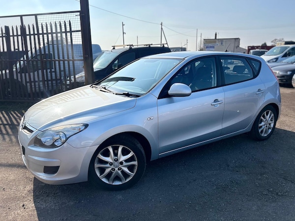 Used Hyundai i30 2010 for sale - 74133150: Photo 2