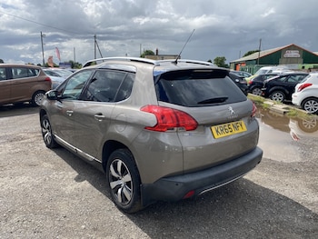 Used Peugeot 2008 2015 for sale - 79246453: Photo