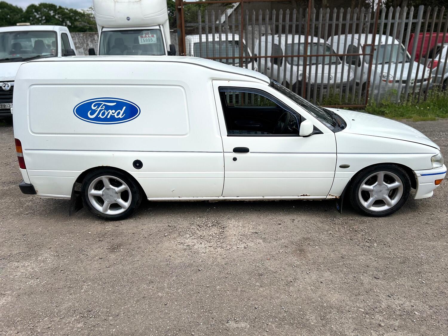 Used Ford Escort 2000 for sale - 77478111: Photo 11