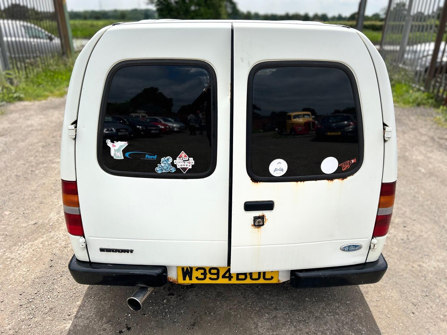 Used Ford Escort 2000 for sale - 77478111: Photo 5