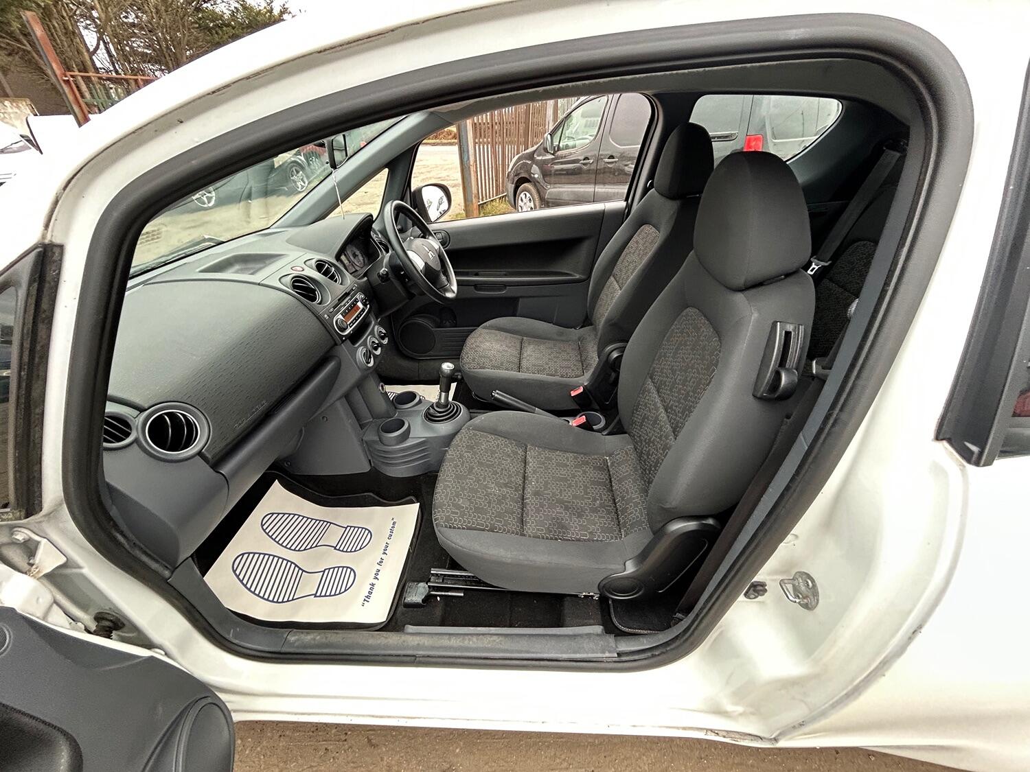 Used Mitsubishi Colt 2009 for sale - 76793475: Photo 8