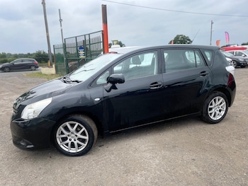 2011 - 2.0 D-4D T Spirit 5-Door