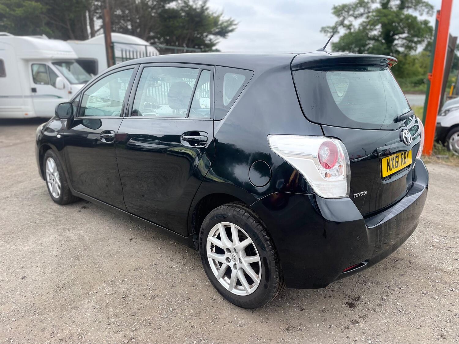 Used Toyota Verso 2011 for sale - 77639219: Photo 6