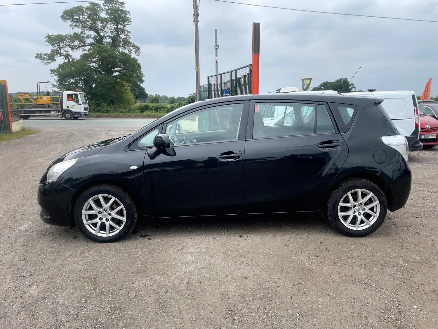 Used Toyota Verso 2011 for sale - 77639219: Photo 7