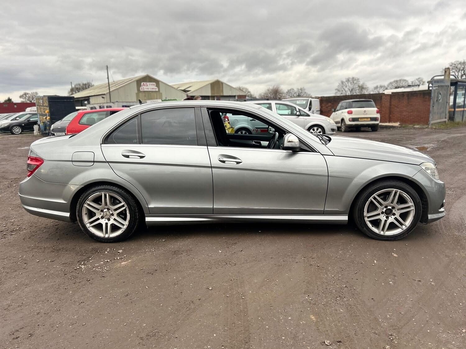Used Mercedes-Benz C Class 2008 for sale - 77639178: Photo 3
