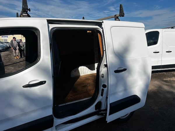 Used Vauxhall Combo 2018 for sale - 74774808: Photo 15
