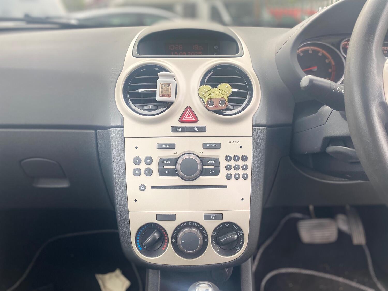 Used Vauxhall Corsa 2006 for sale - 77639197: Photo 8