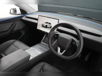 Used Tesla Model Y 2025 for sale - 79742558: Photo