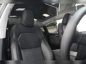 Used Tesla Model Y 2025 for sale - 79742558: Photo