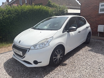 Used Peugeot 208 2014 for sale - 78755921: Photo