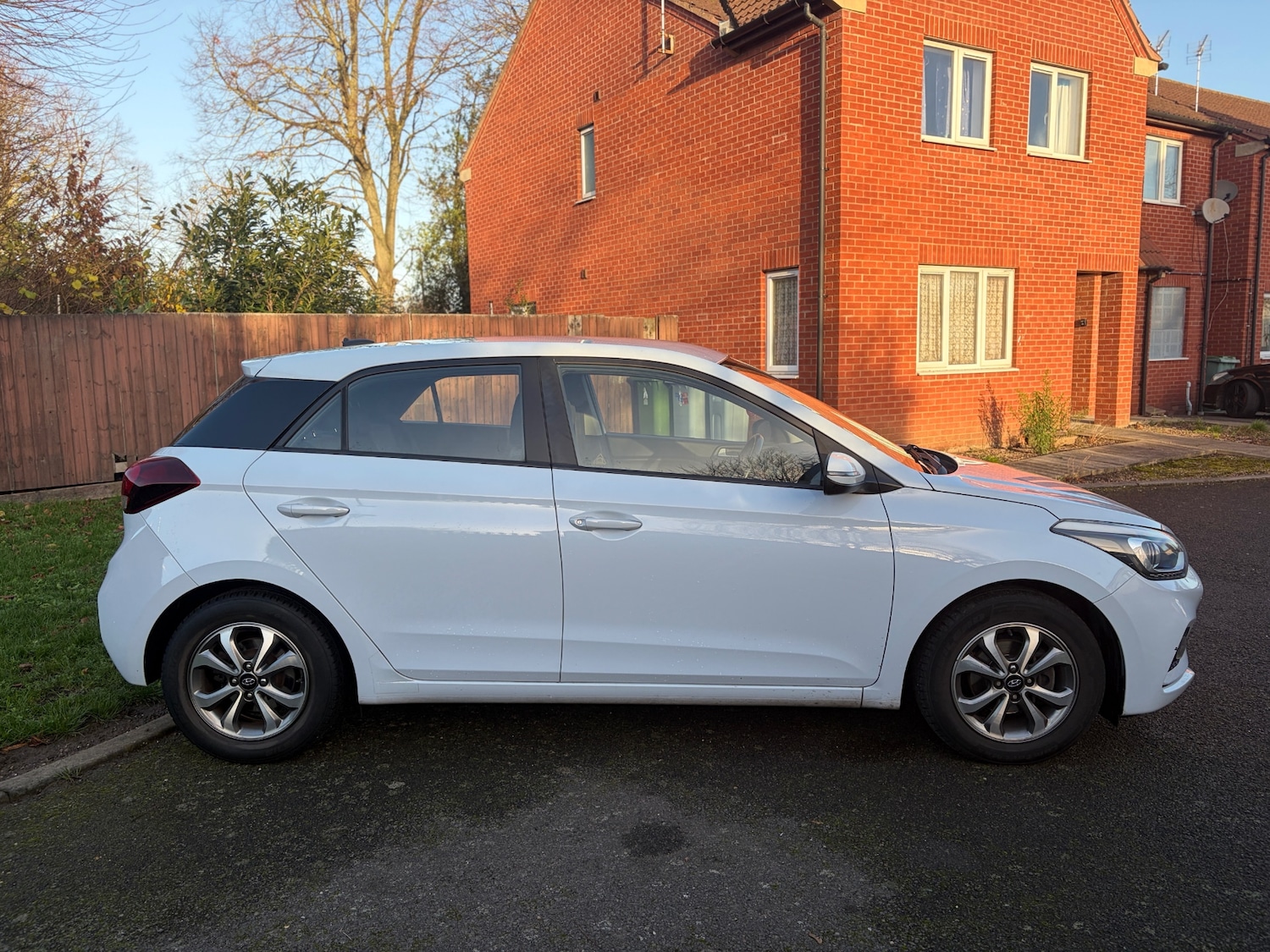 Used Hyundai i20 2019 for sale - 76738531: Photo 3