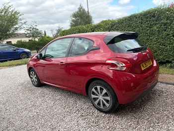 Used Peugeot 208 2013 for sale - 78897777: Photo