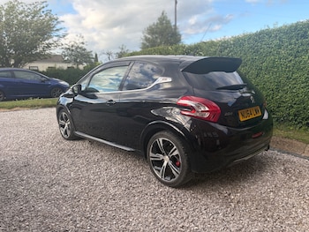 Used Peugeot 208 2014 for sale - 78897802: Photo