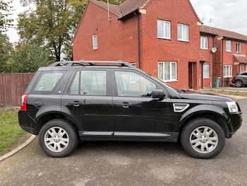 Used Land Rover Freelander 2010 for sale - 76131630: Photo