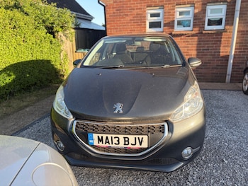 Used Peugeot 208 2013 for sale - 78412967: Photo