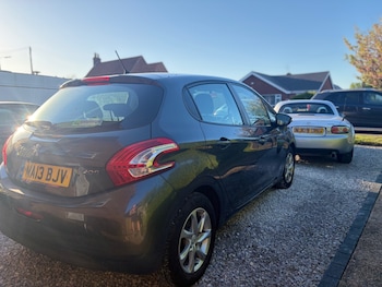 Used Peugeot 208 2013 for sale - 78412967: Photo
