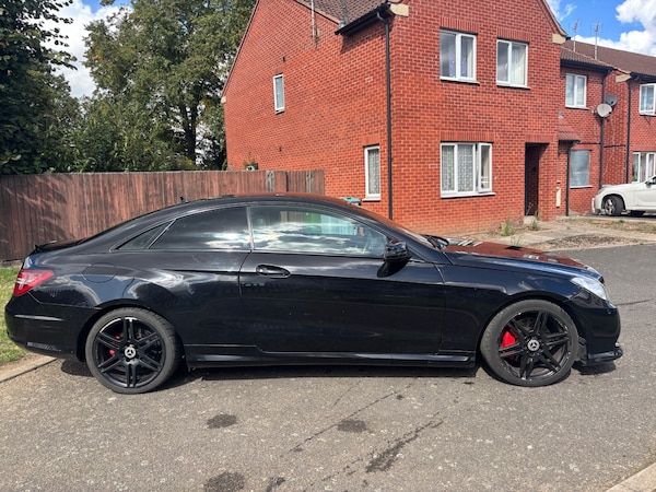 Used Mercedes-Benz E-Class 2013 for sale - 75428315: Photo 2
