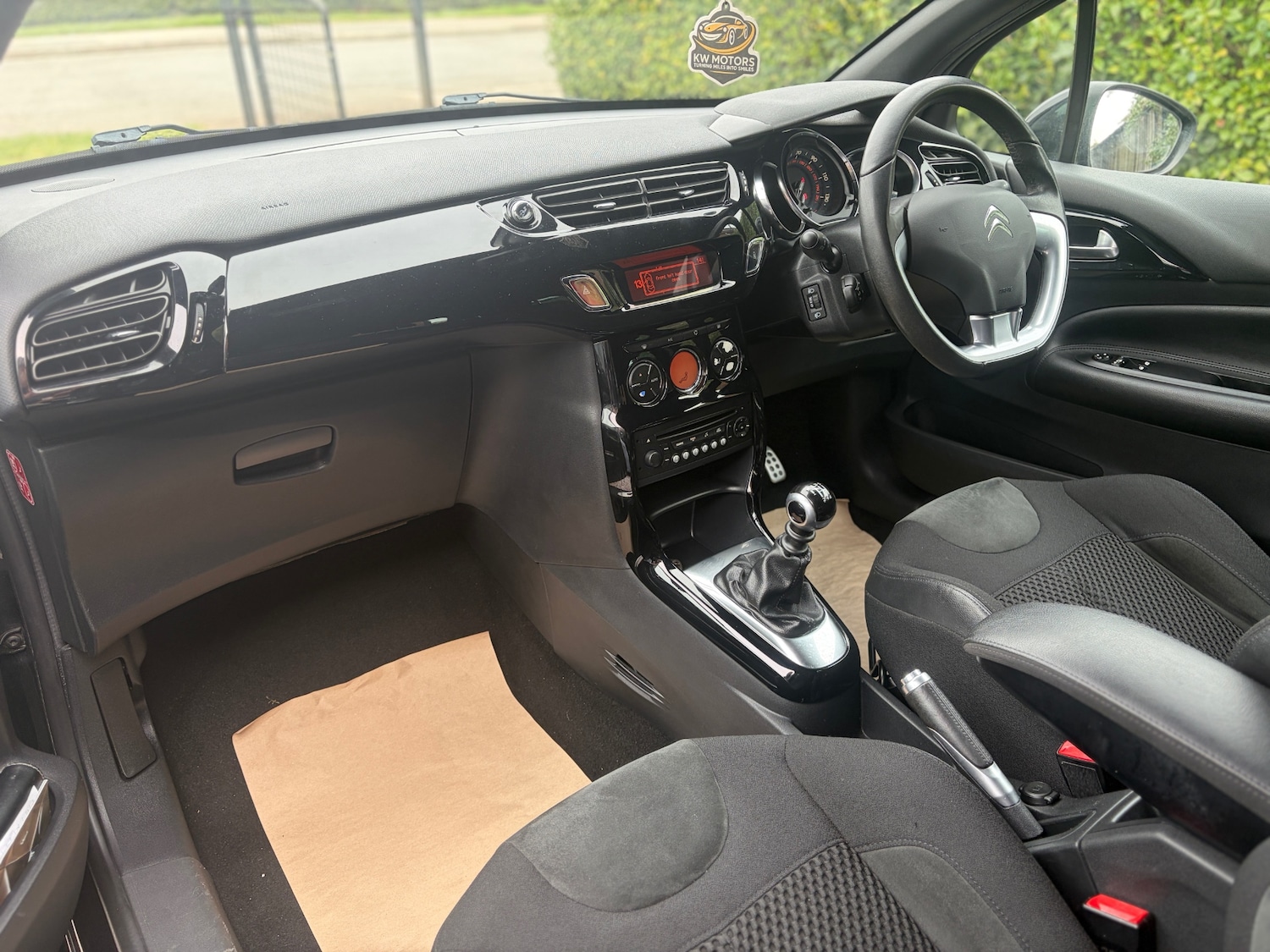 Used Citroen DS3 2015 for sale - 77989390: Photo 9