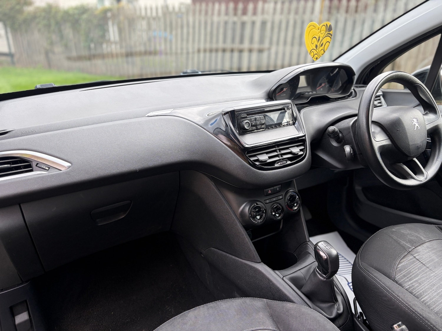 Used Peugeot 208 2014 for sale - 76352711: Photo 10