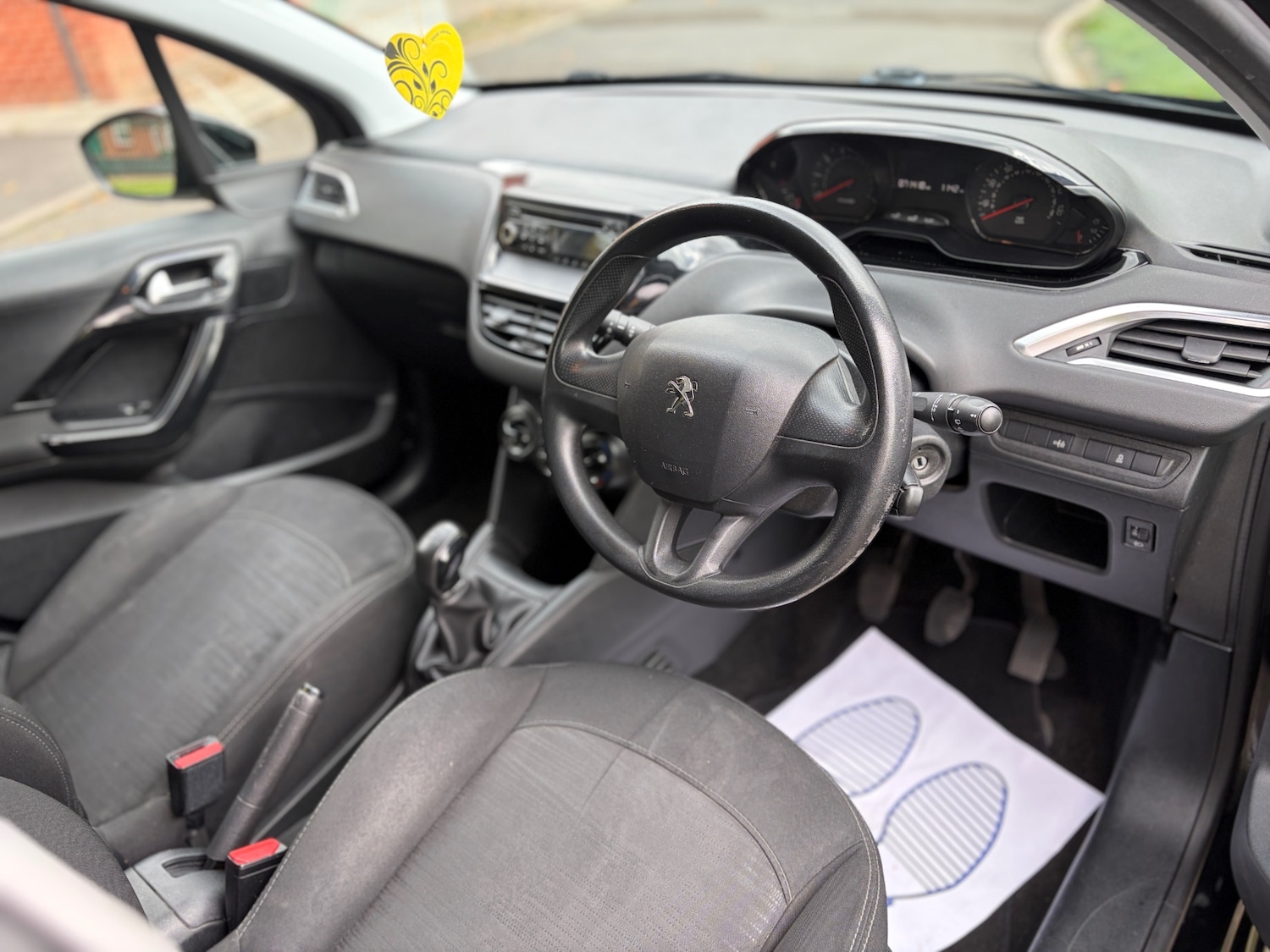 Used Peugeot 208 2014 for sale - 76352711: Photo 12