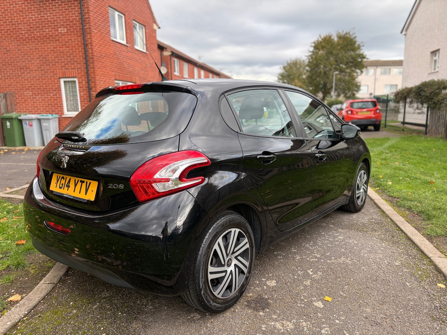 Used Peugeot 208 2014 for sale - 76352711: Photo 5