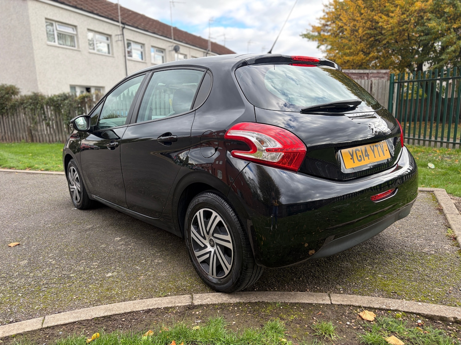 Used Peugeot 208 2014 for sale - 76352711: Photo 7