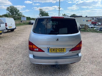 Used Ssangyong Rodius 2012 for sale - 75484242: Photo