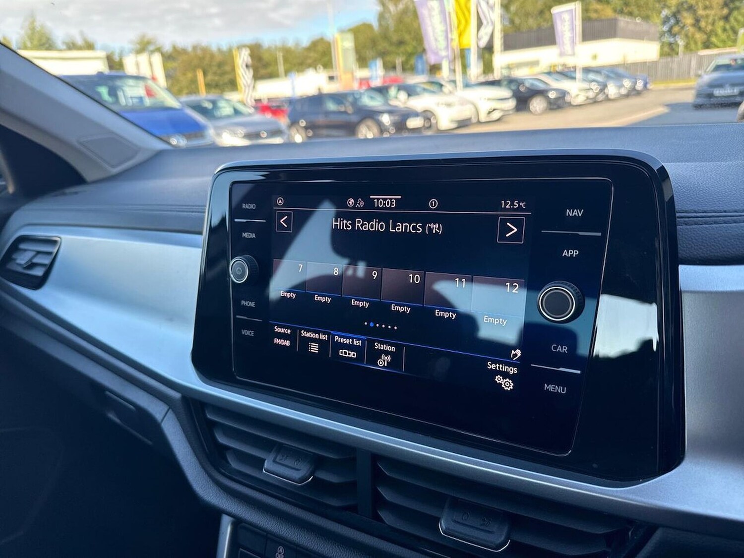 Used Volkswagen T-Roc 2022 for sale - 76693435: Photo 11