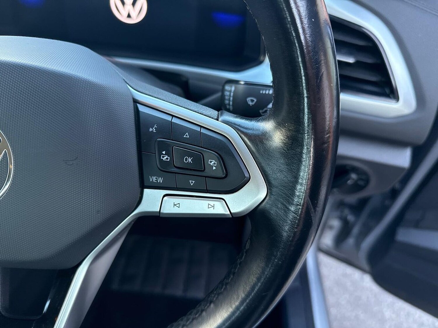 Used Volkswagen T-Roc 2022 for sale - 76693435: Photo 25