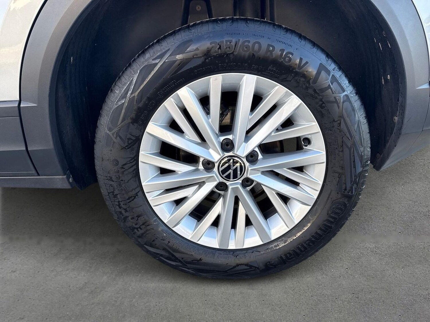 Used Volkswagen T-Roc 2022 for sale - 76693435: Photo 6