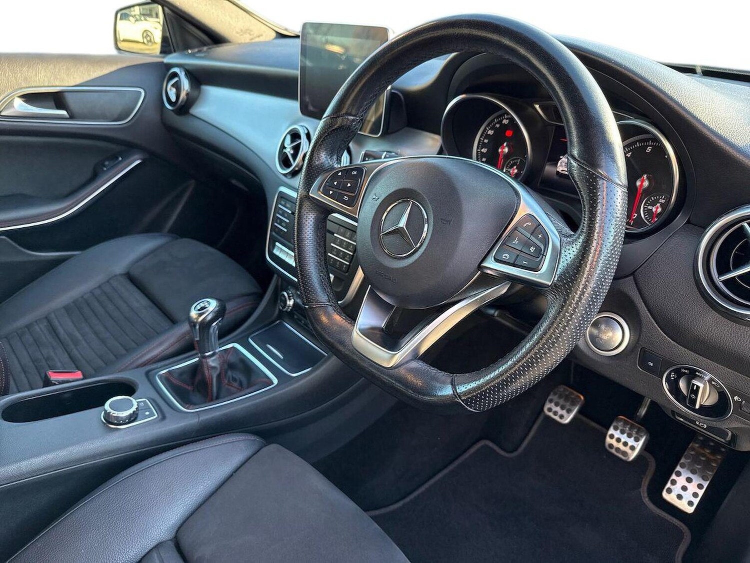 Used Mercedes-Benz GLA 2018 for sale - 76628189: Photo 15