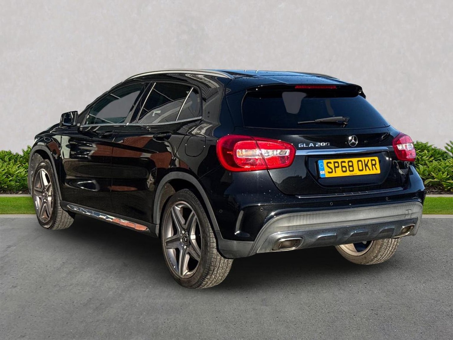 Used Mercedes-Benz GLA 2018 for sale - 76628189: Photo 2