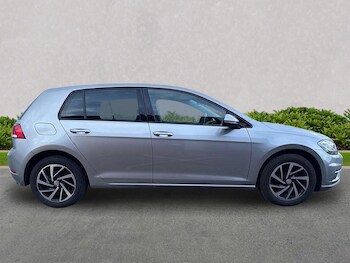 Used Volkswagen Golf 2019 for sale - 77802151: Photo