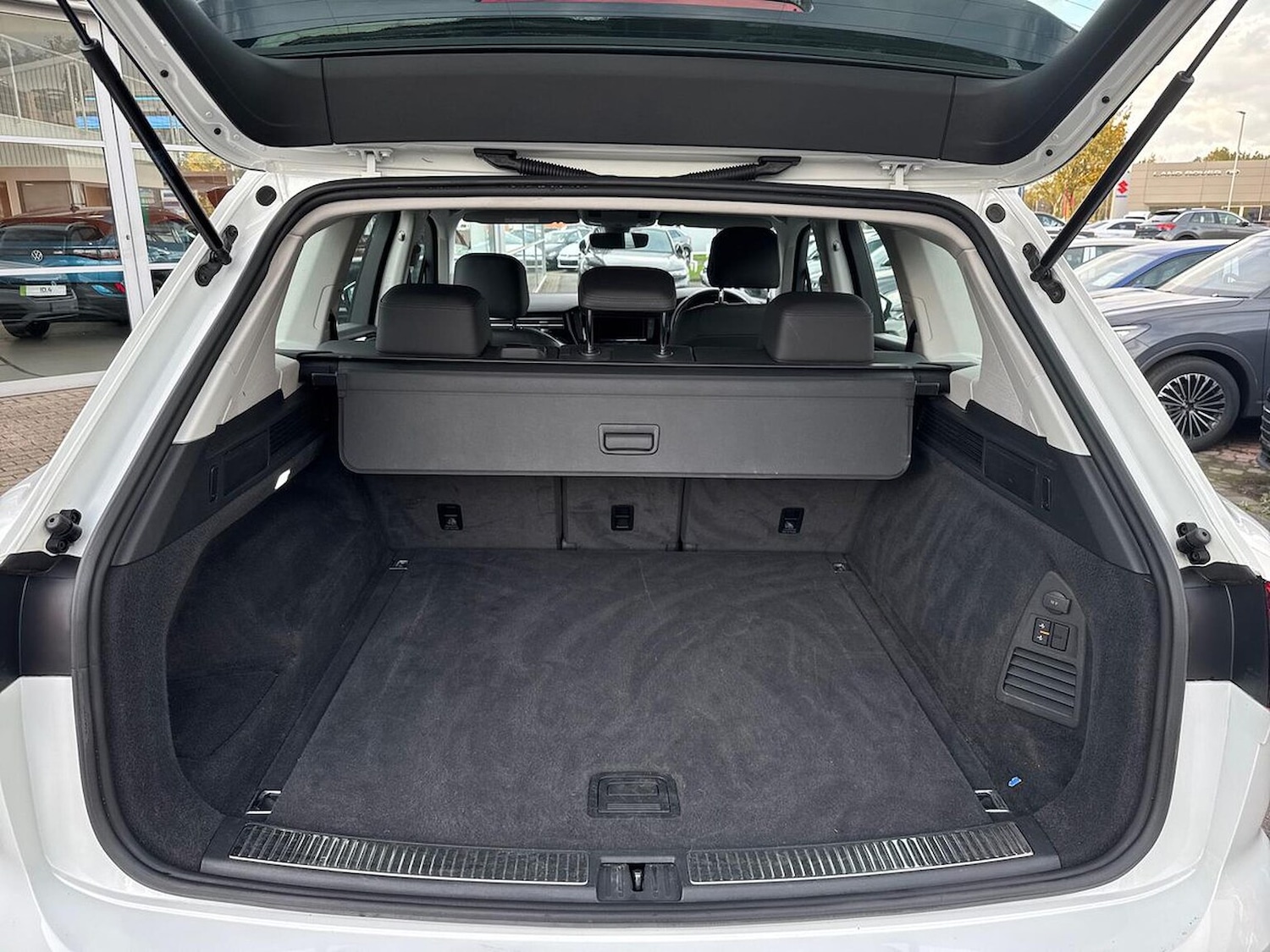 Used Volkswagen Touareg 2019 for sale - 76357941: Photo 17