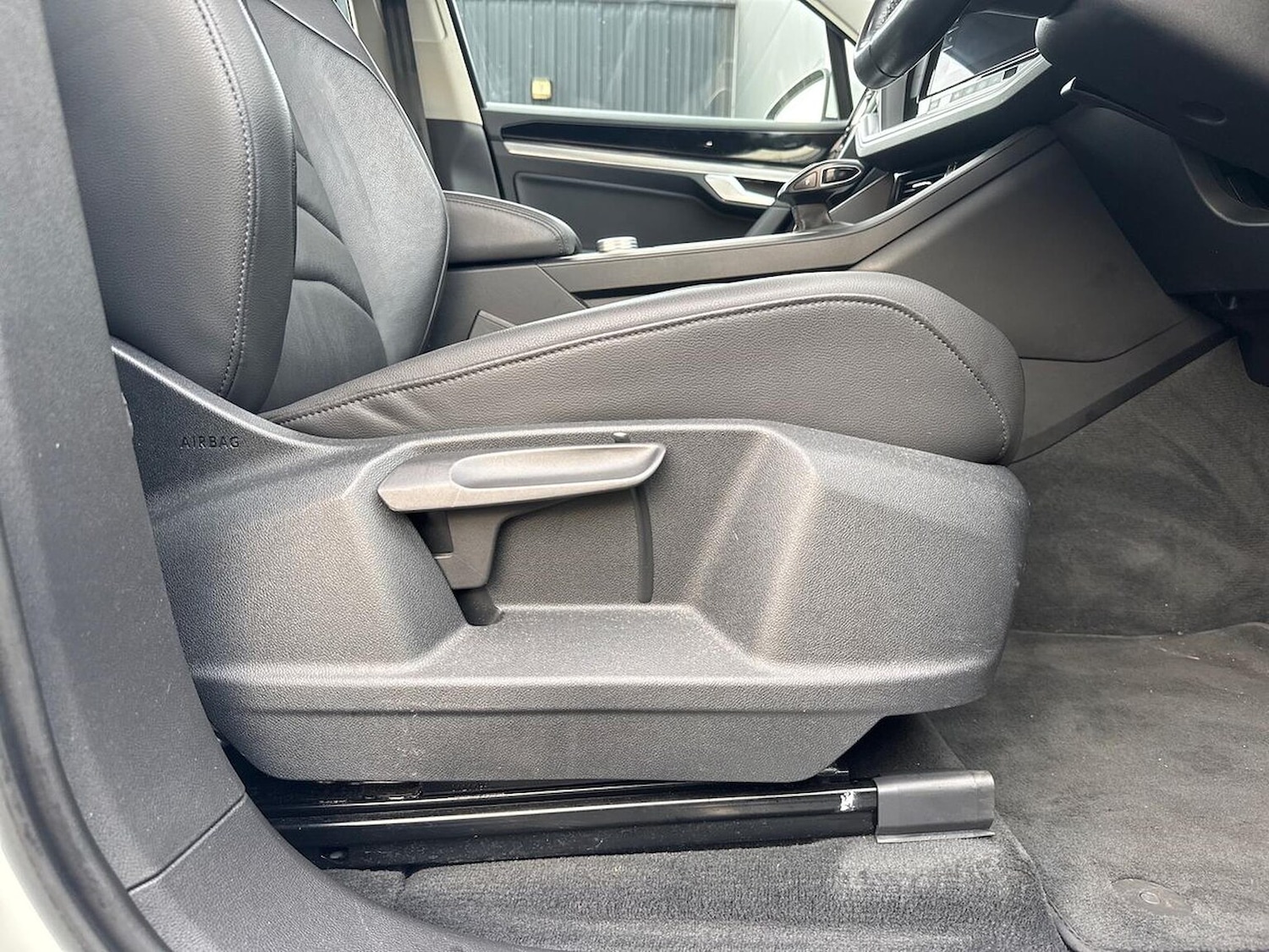 Used Volkswagen Touareg 2019 for sale - 76357941: Photo 30