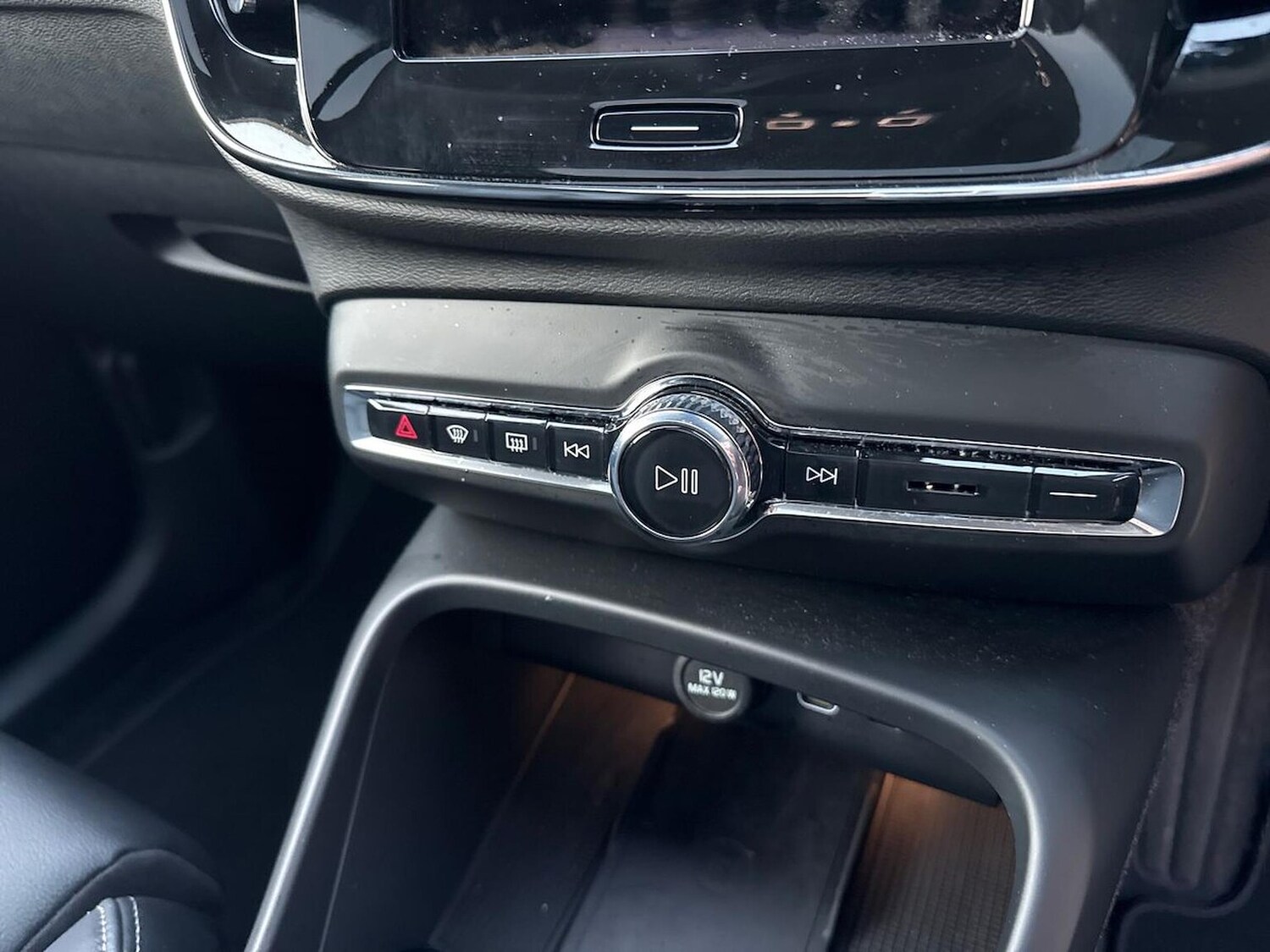 Used Volvo XC40 2025 for sale - 77488872: Photo 12